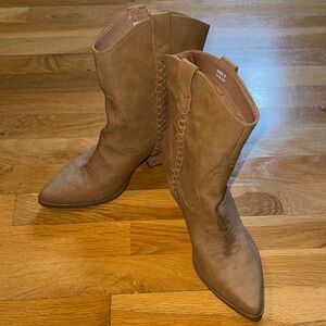 Dolce Vita Brown Western-Style Women's Boots Size 8 NWT.